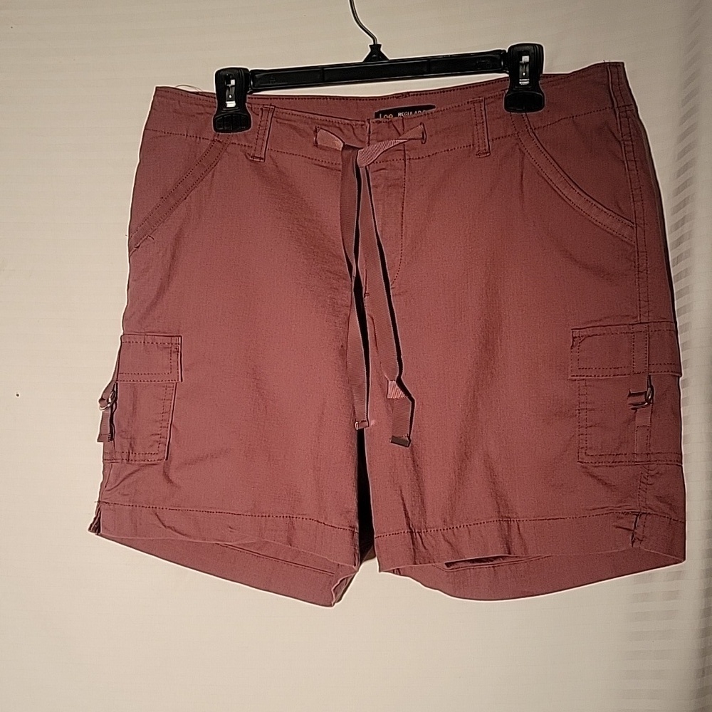 Lee Womens Regular Fit Mid Rise Rose Shorts, Size: 12 M